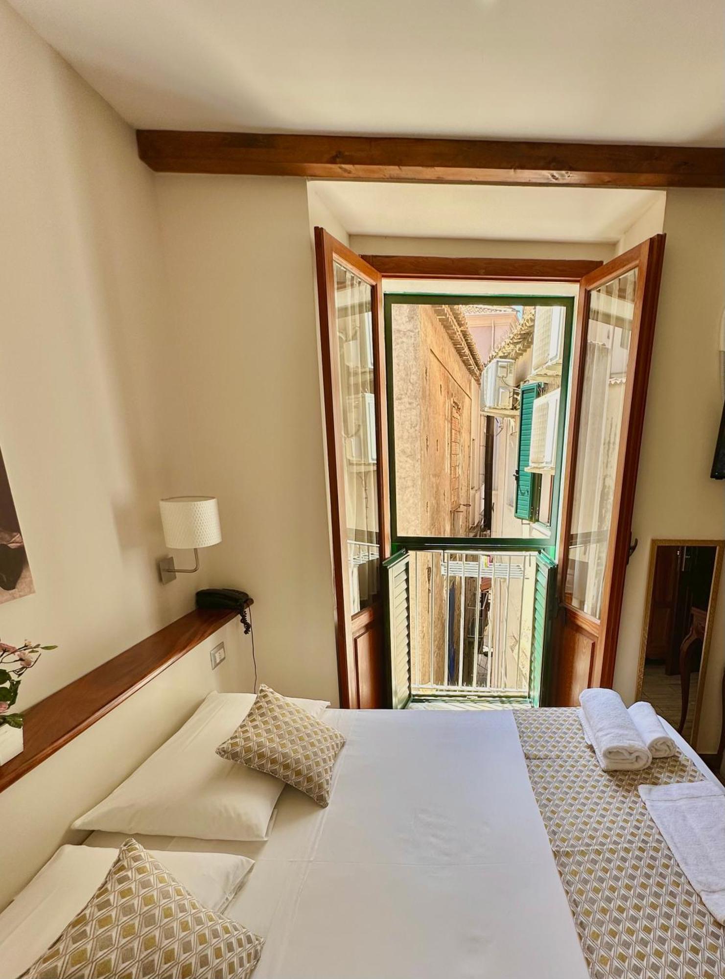 Lorylu Hotel Tropea Exterior photo