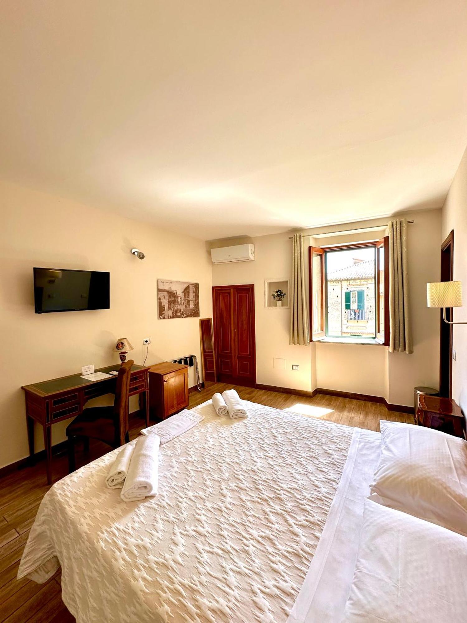 Lorylu Hotel Tropea Exterior photo